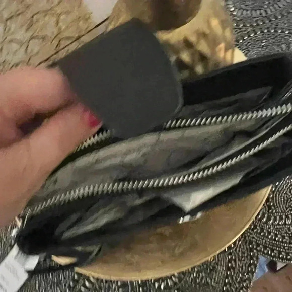 BCBG AUBRY CROSSBODY BAG NWT - Picture 9 of 16